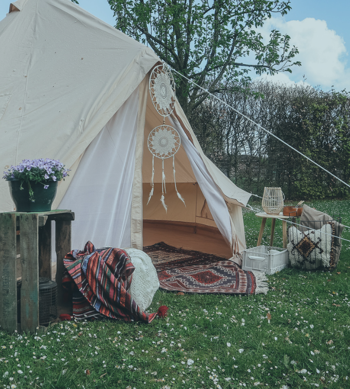 Ingerichte tent kamperen luxe